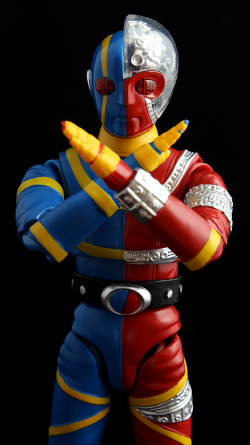BandaiKikaider03