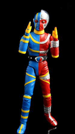 BandaiKikaider05